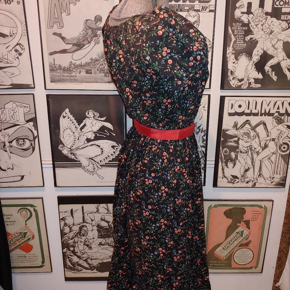 💖SALE! Vintage 50s Beautiful Floral Prairie Dress - Picture 3 of 8